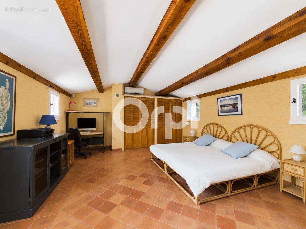 Piscine-calme-3 chambres en suite-tout à l'égout-proches commodités - photo 13