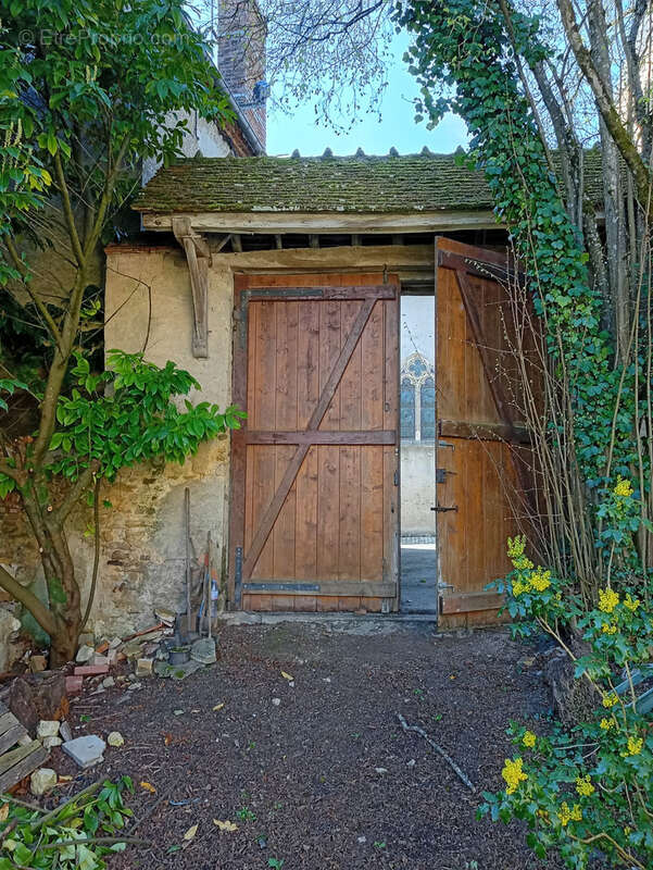Maison à SURY-EN-VAUX