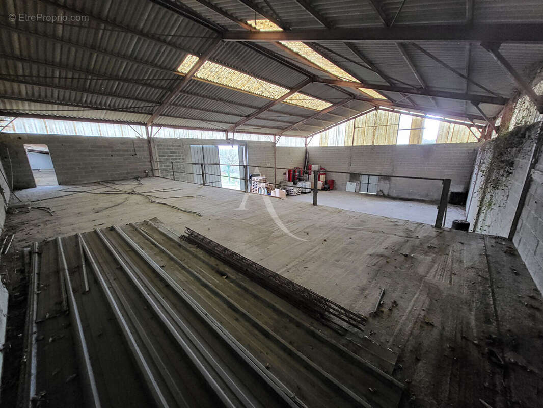 Commerce à GRAND-FOUGERAY