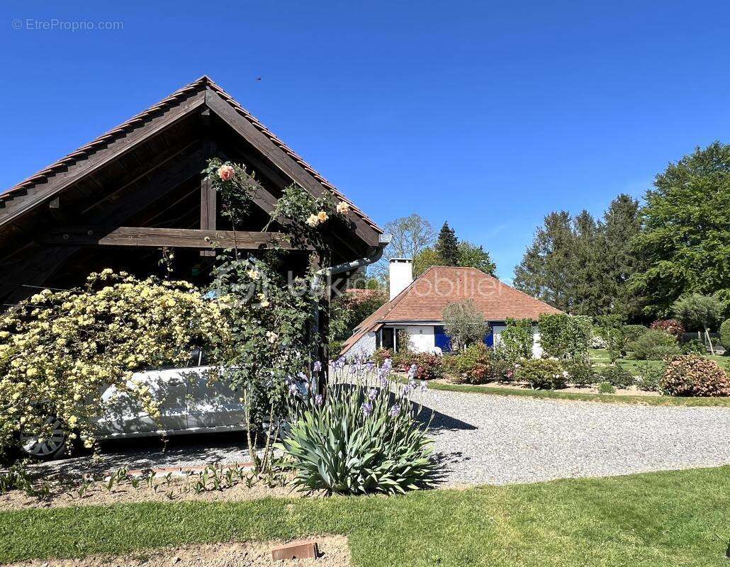 Maison à SERRES-CASTET