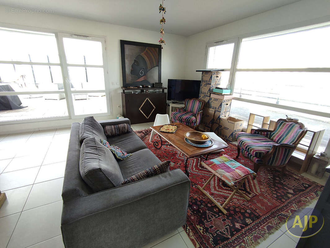 Appartement à VILLENAVE-D&#039;ORNON