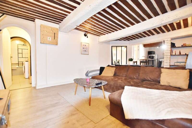 Toulon (83) - emplacement ideal centre ville – appartement 2 pieces de 51 m² plein de charme et de cachet - investissement ou re - photo 2
