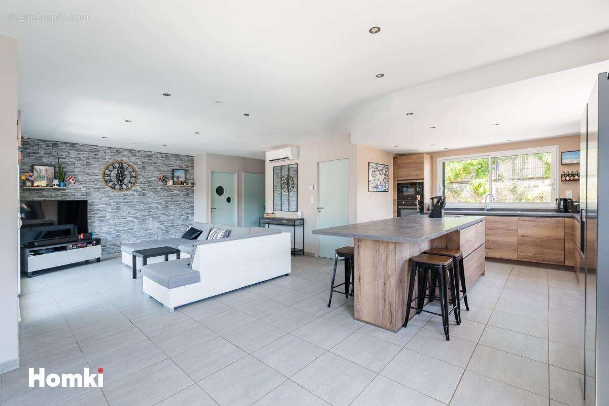 Maison/Villa T6 de 155 m2 à Saint-Clar-de-Rivière 31600,  Rue des Poiriers - photo 4