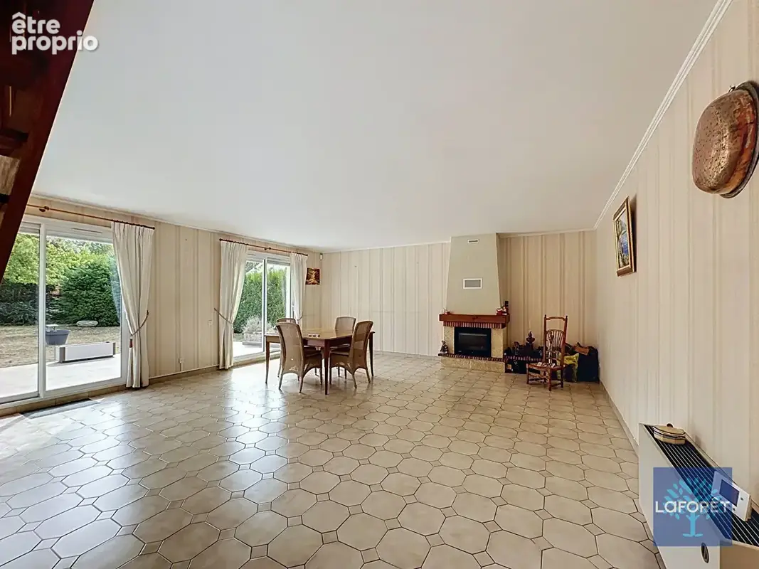 MAISON LA FERTE ALAIS - 9 pièces -5 chambres - 185 m² - 611 m² de terrain - photo 4