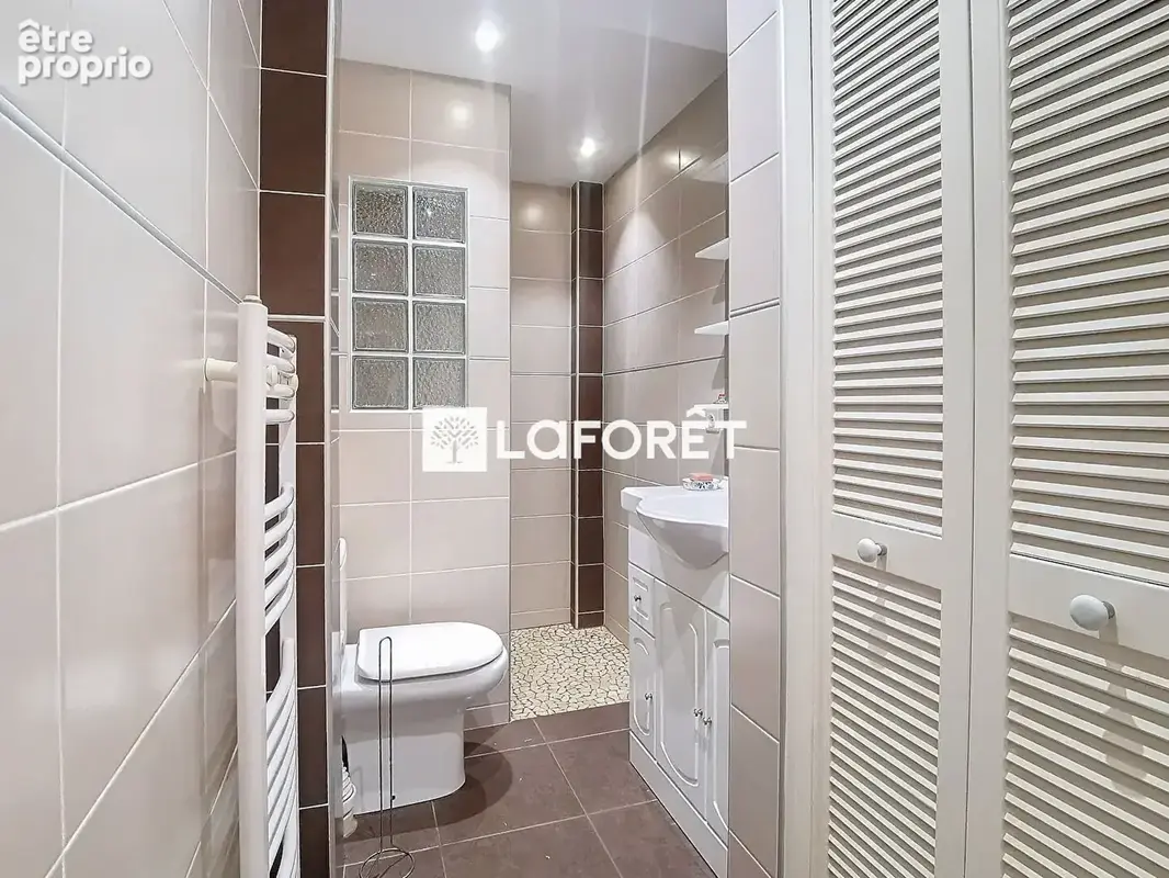 Maison familiale avec piscine, beaux volumes et espace indépendant - photo 16