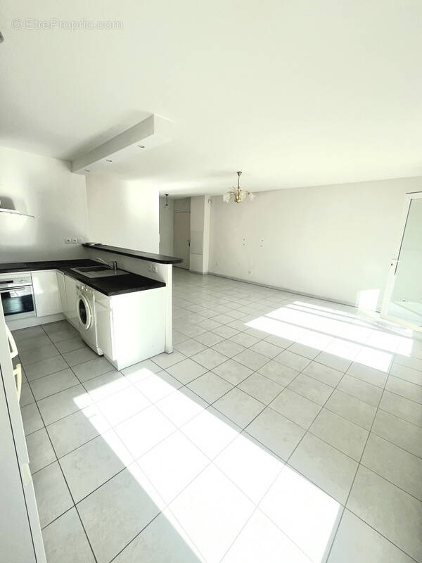 Appartement à SEPTEMES-LES-VALLONS