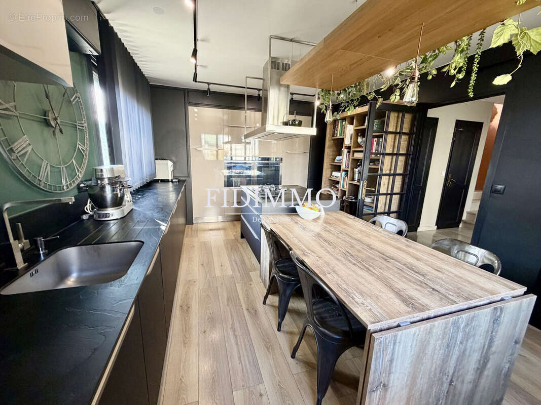 Maison à CHENNEVIERES-SUR-MARNE