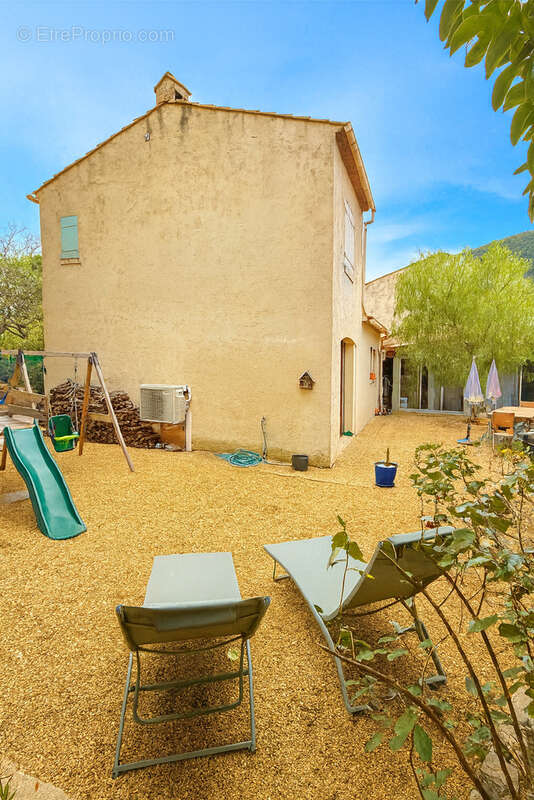 Maison à SOLLIES-PONT