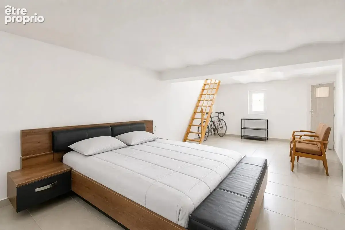 Maison de 6 pièces de 165 m² à Saint-Denis - photo 7