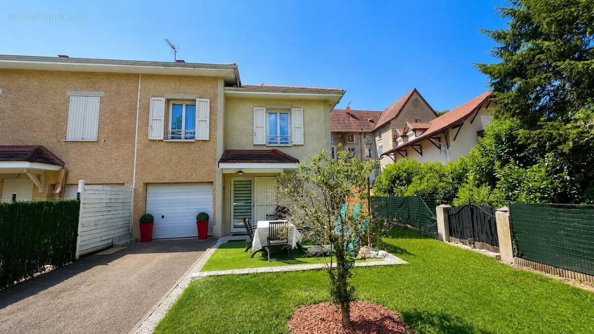 Maison à MONTALIEU-VERCIEU