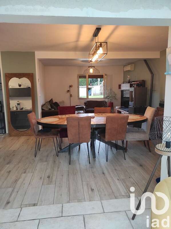 Photo 5 - Maison à CHATENAY-SUR-SEINE