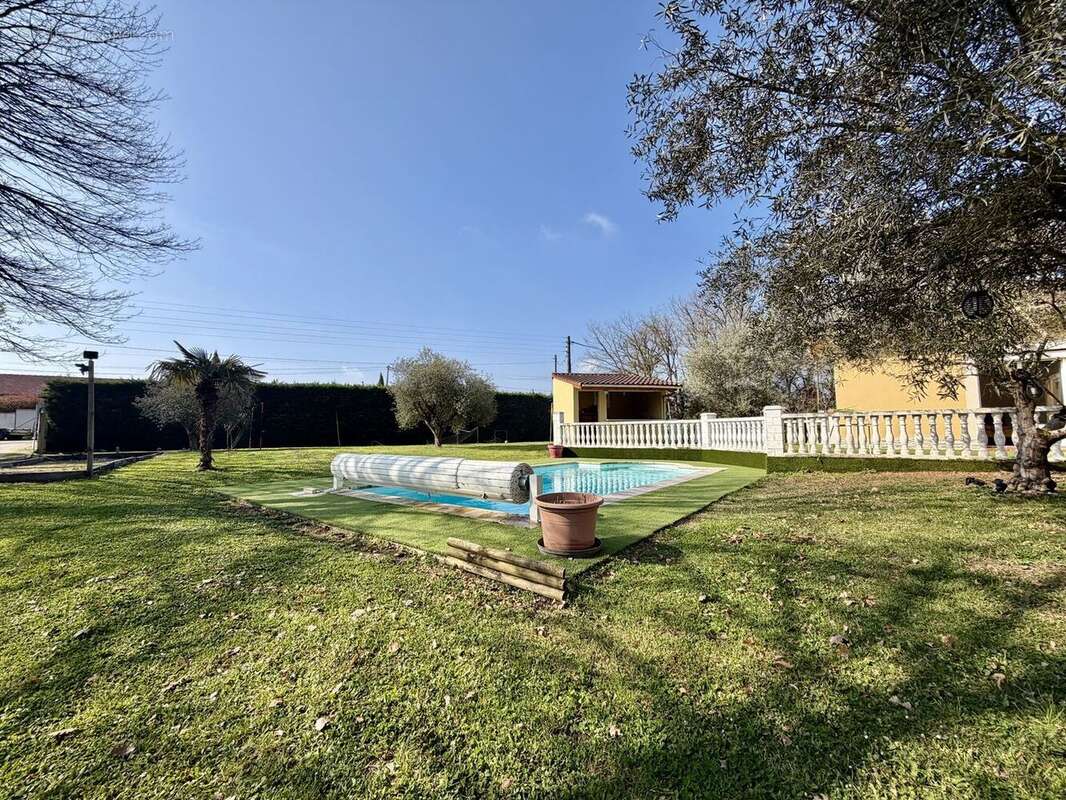 Maison à LA SALVETAT-SAINT-GILLES