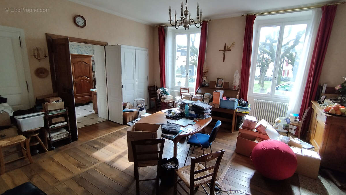 Maison à CEAUX-EN-COUHE