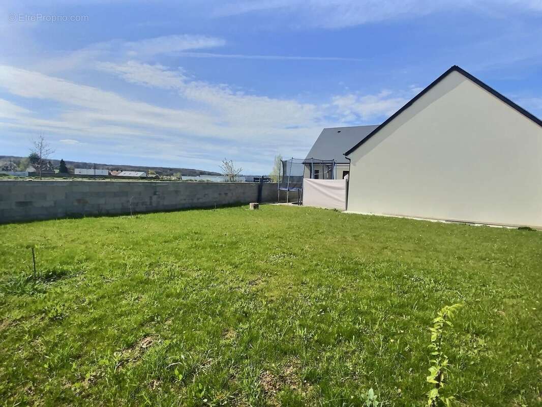 Confort, Espace et Lumière – Votre Future Maison à Saint-Sulpice-de-Pommeray ! - photo 24