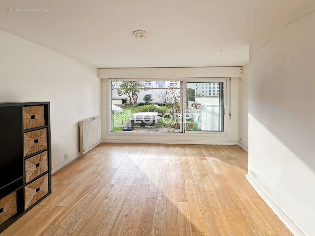 Appartement à PARIS-15E