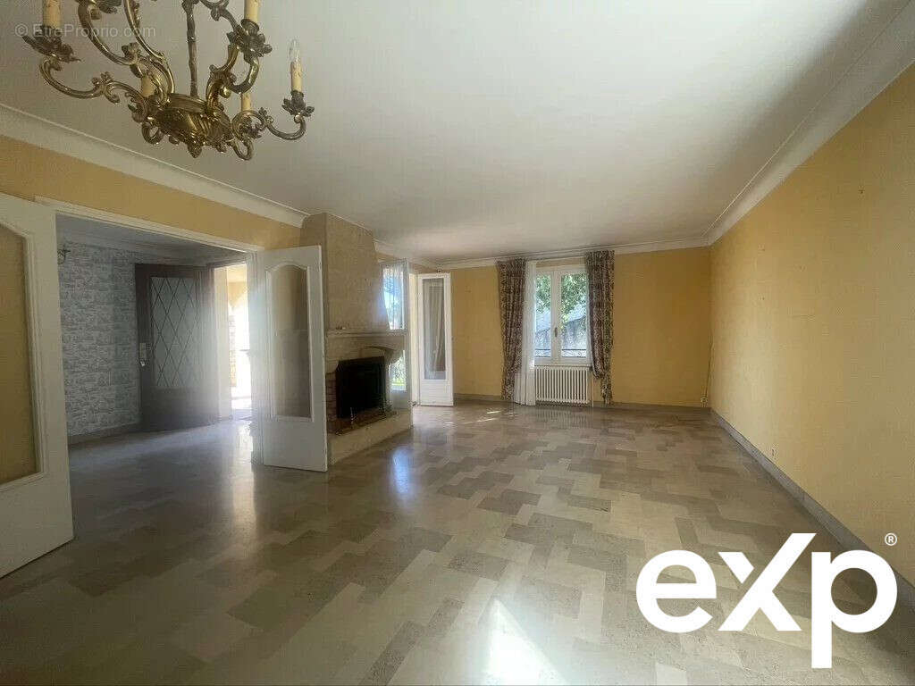 Maison à BAGNOLS-SUR-CEZE