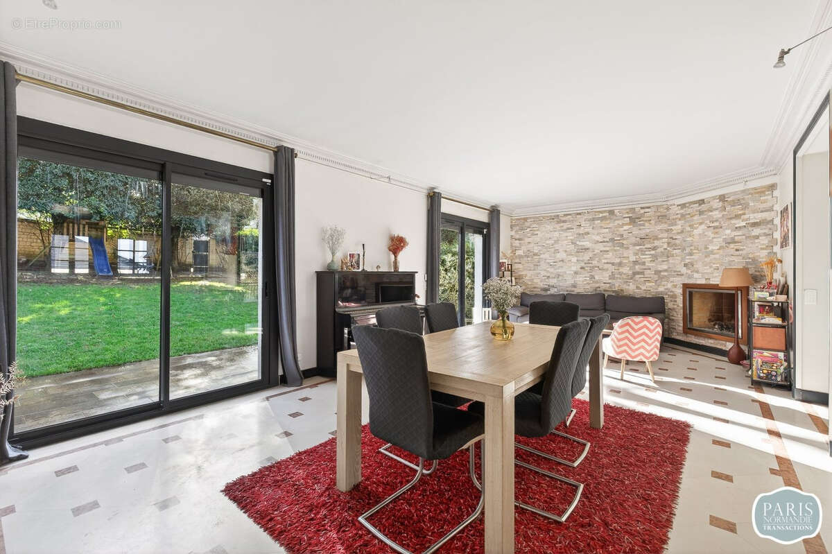 Maison à LOUVECIENNES