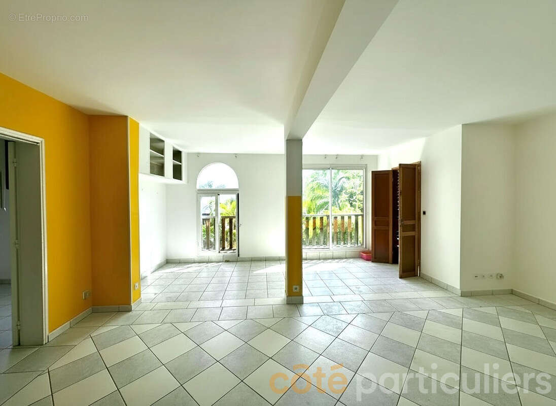 Appartement à L'ETANG-SALE