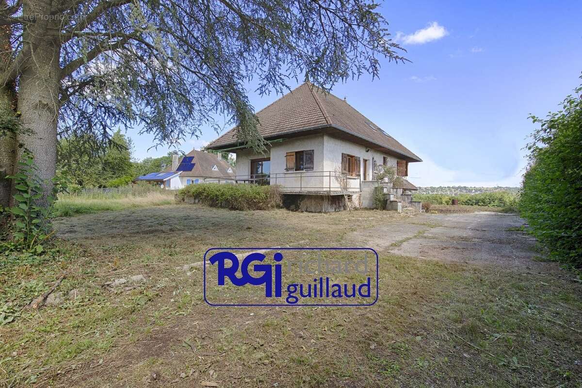 Maison à LA TOUR-DU-PIN