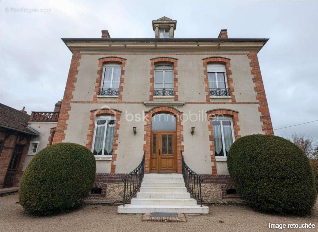 Maison à PONT-SUR-YONNE