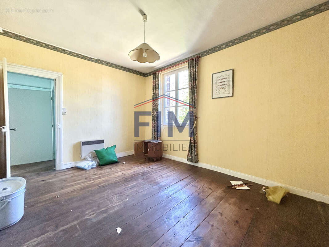 Maison a renover - photo 7