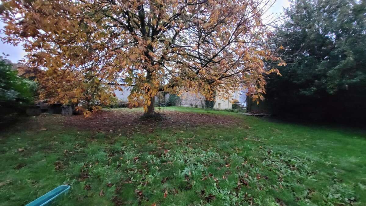 Maison à PLOUNEVEZ-QUINTIN