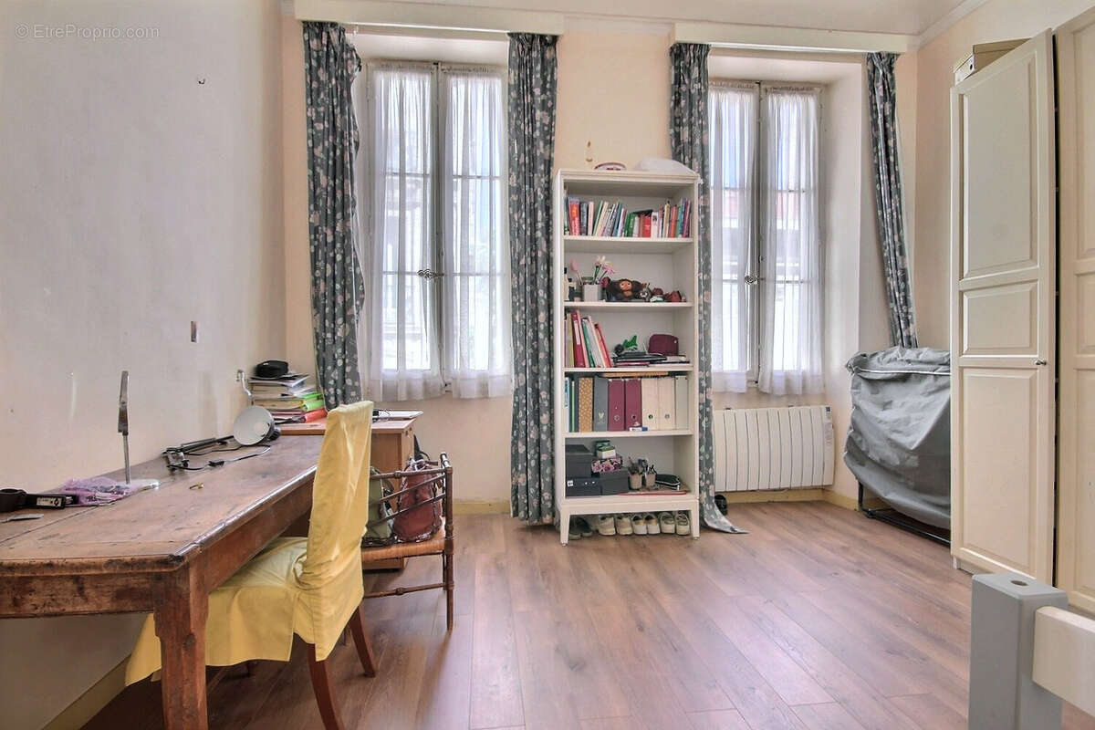 Appartement à MARSEILLE-6E