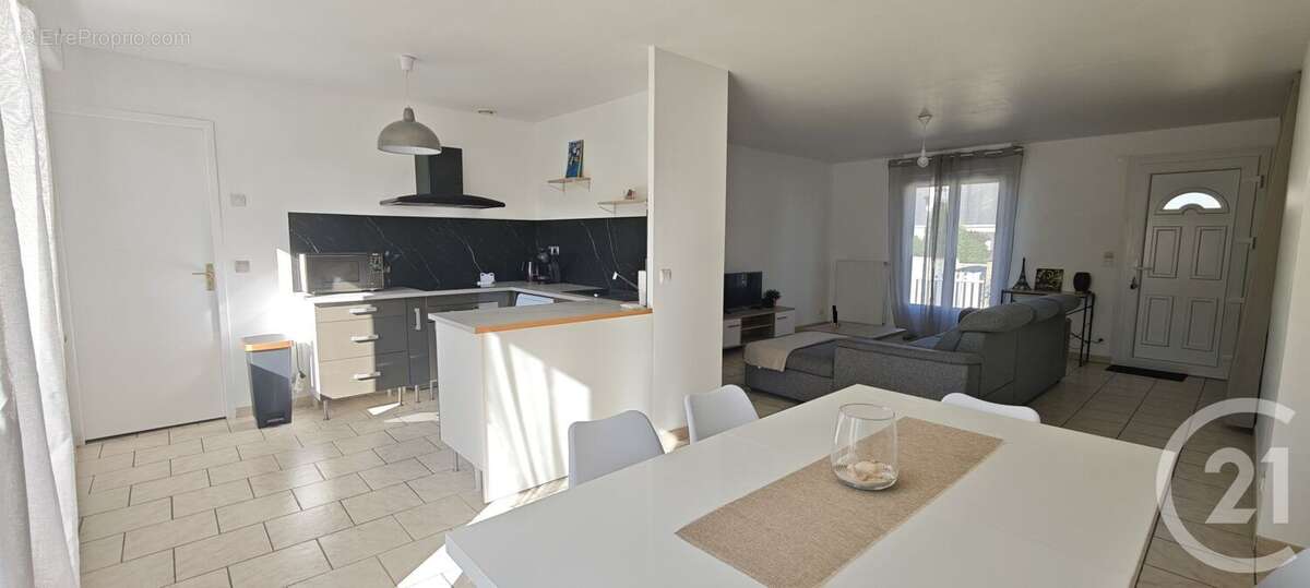 Maison à SAINT-DENIS-LES-PONTS