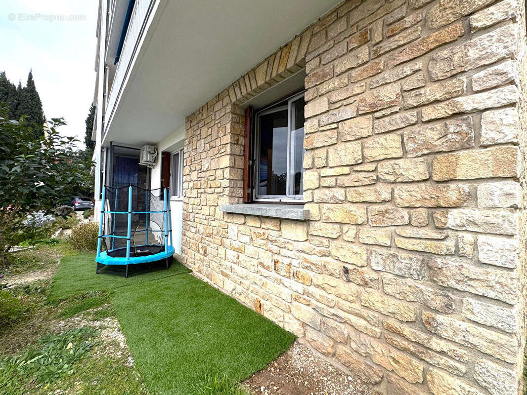 Appartement à BAGNOLS-SUR-CEZE