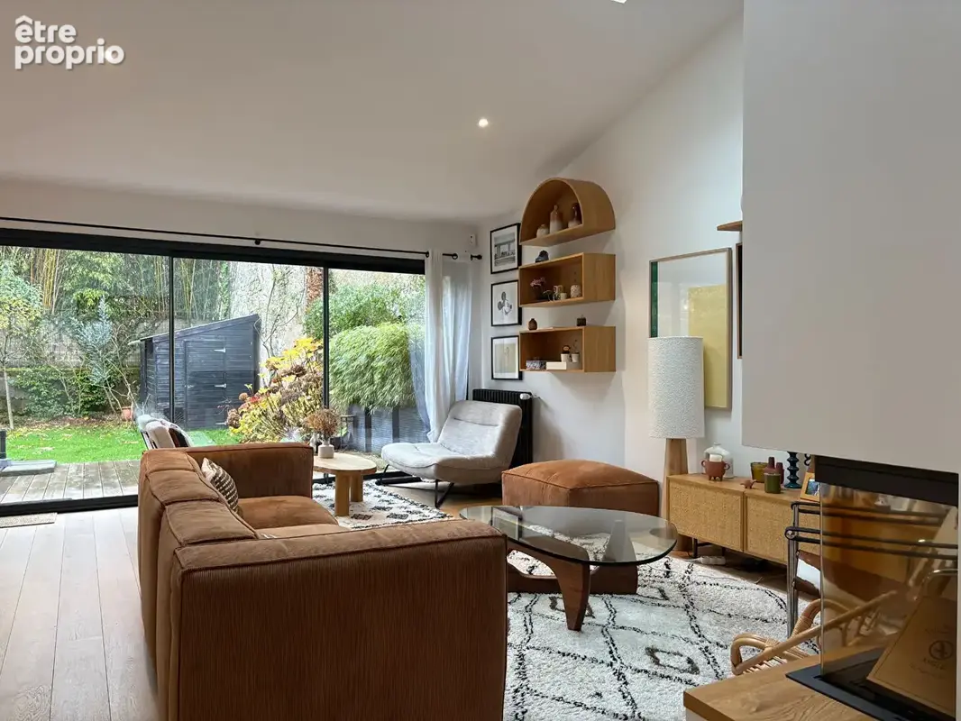 Maison contemporaine de 165 m² avec jardin, terrasse et stationnement sécurisé - photo 2