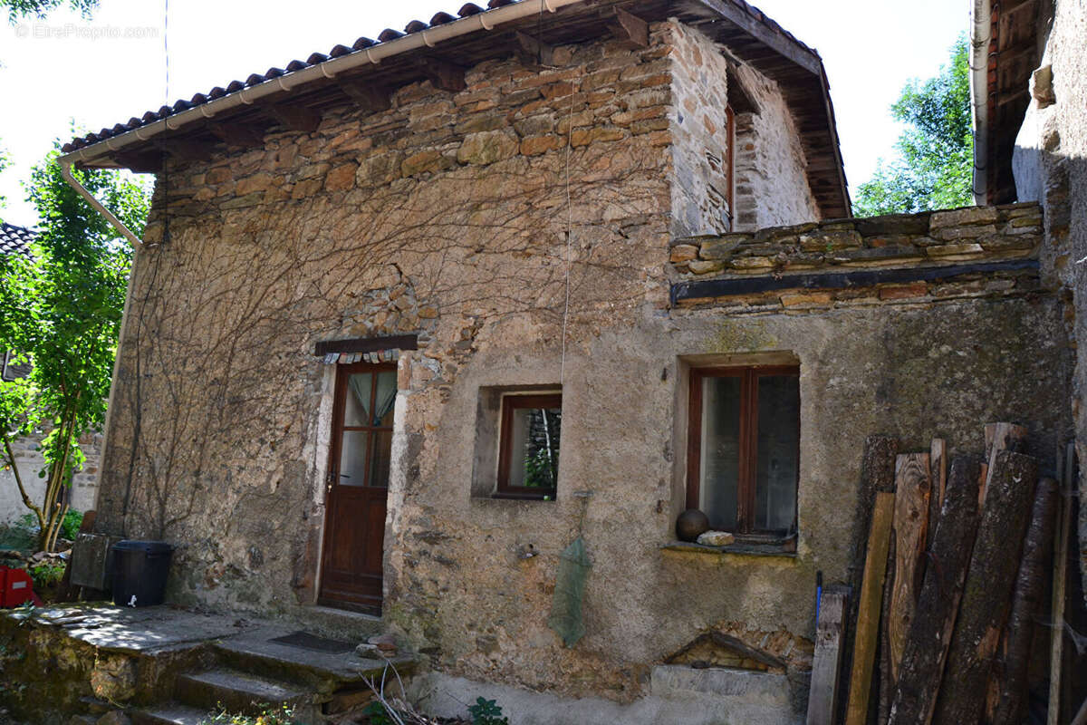 Courniou dans hameau Maison de 84 m2 avec terrasse et  terrains - photo 2