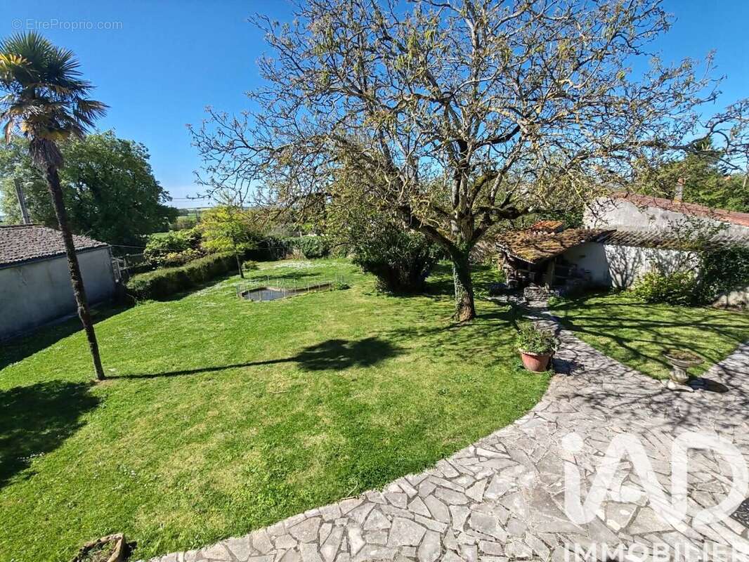 Maison 240 m² à Breuil-La-Reorte  - photo 4