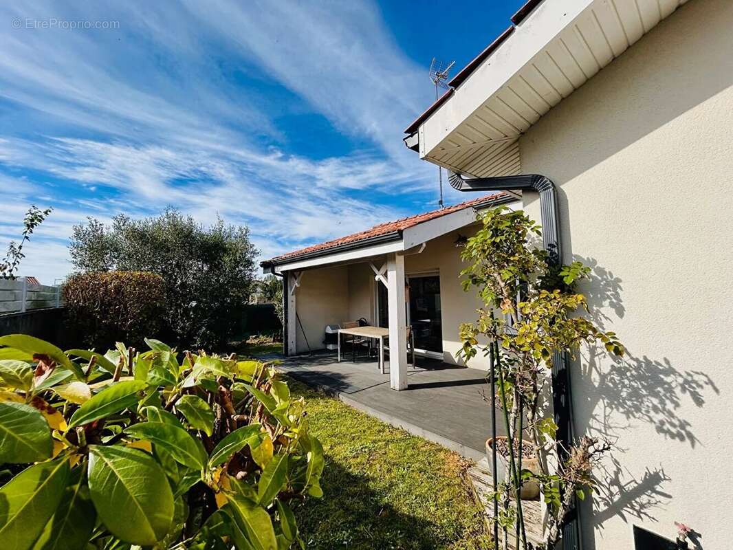 Maison à PARENTIS-EN-BORN