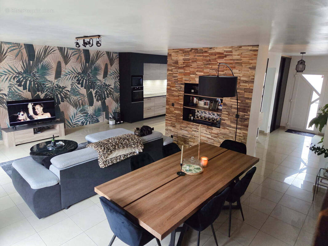 Maison à THUILLEY-AUX-GROSEILLES