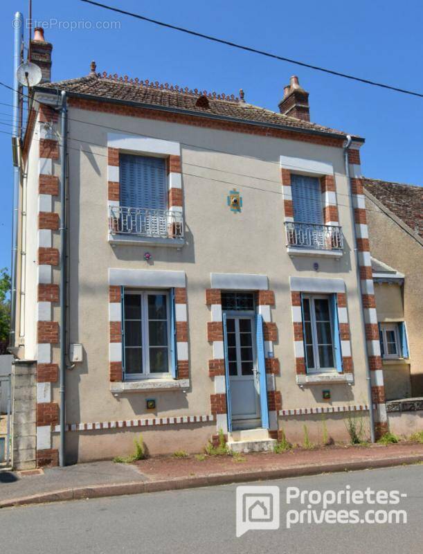 Maison à MASSAY