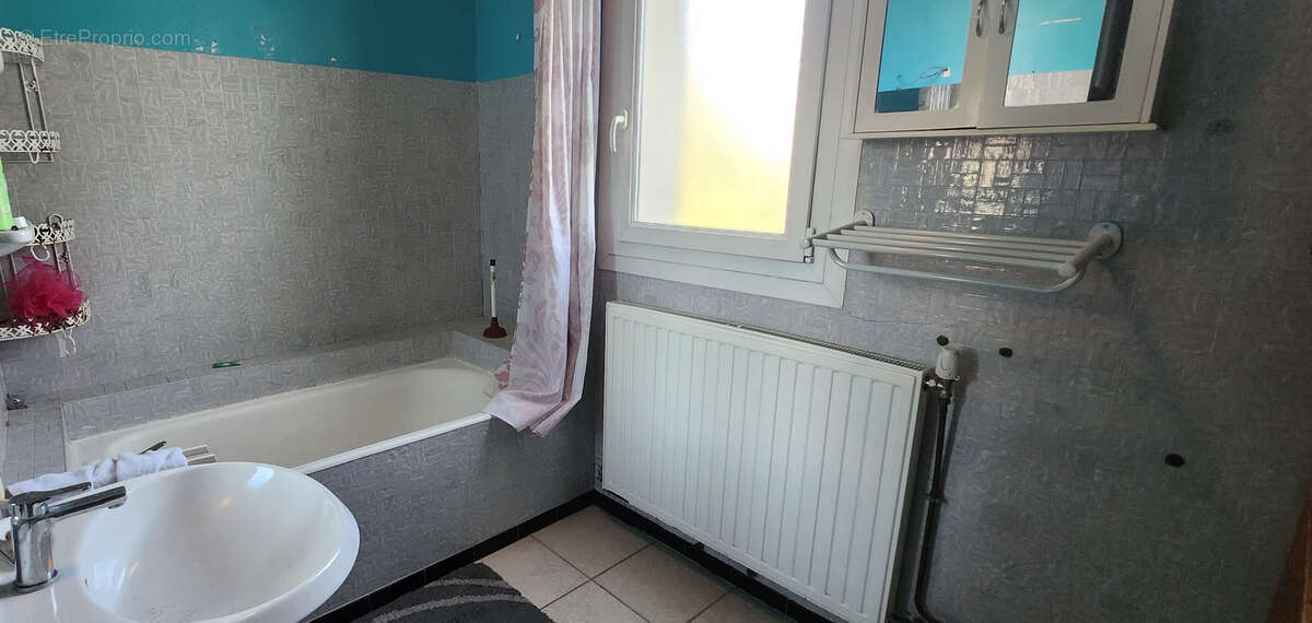 Maison à LES MEES