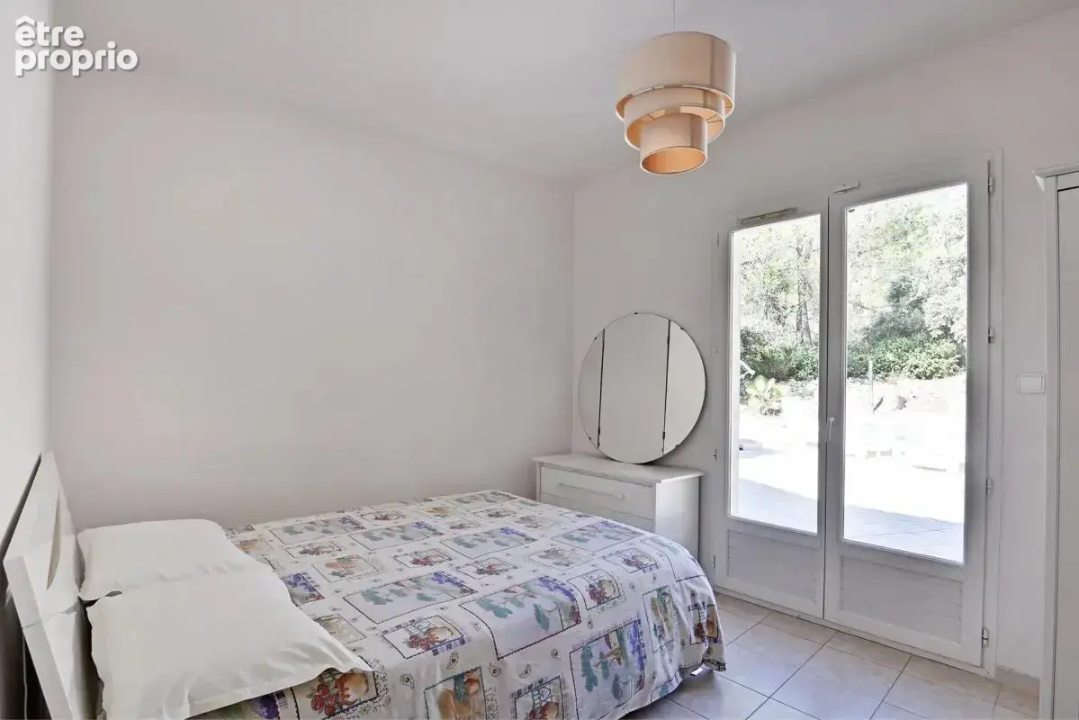 Maison de 11 pièces d'environ 130 m² à Nîmes avec piscine - photo 7