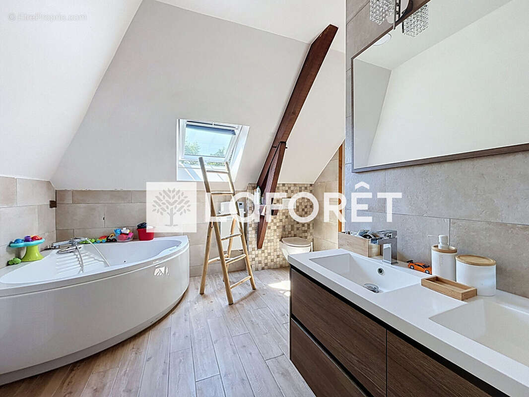 Maison Vert Saint Denis 7 pièces 155 m² - photo 13
