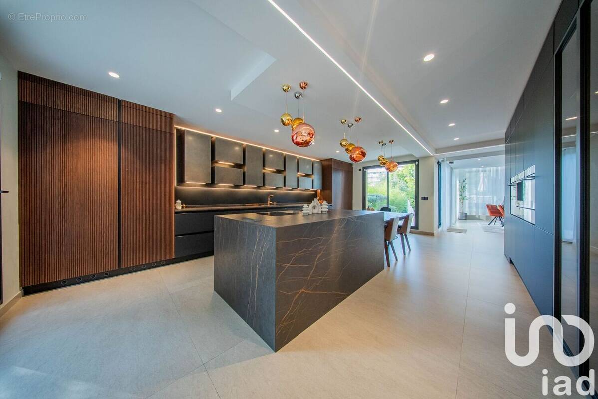 Photo 1 - Maison à SEVRES