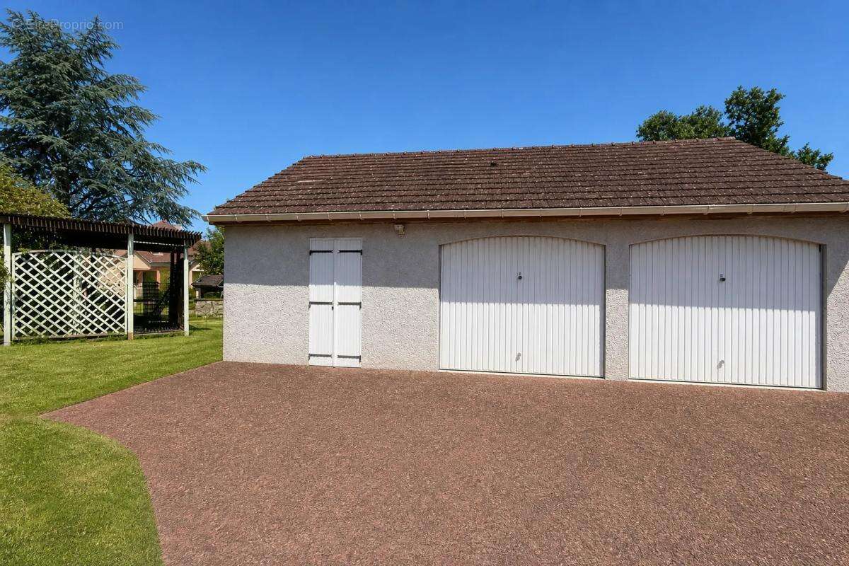 Maison 6 pièces de 187 m² avec appt indép., véranda, garages - photo 20