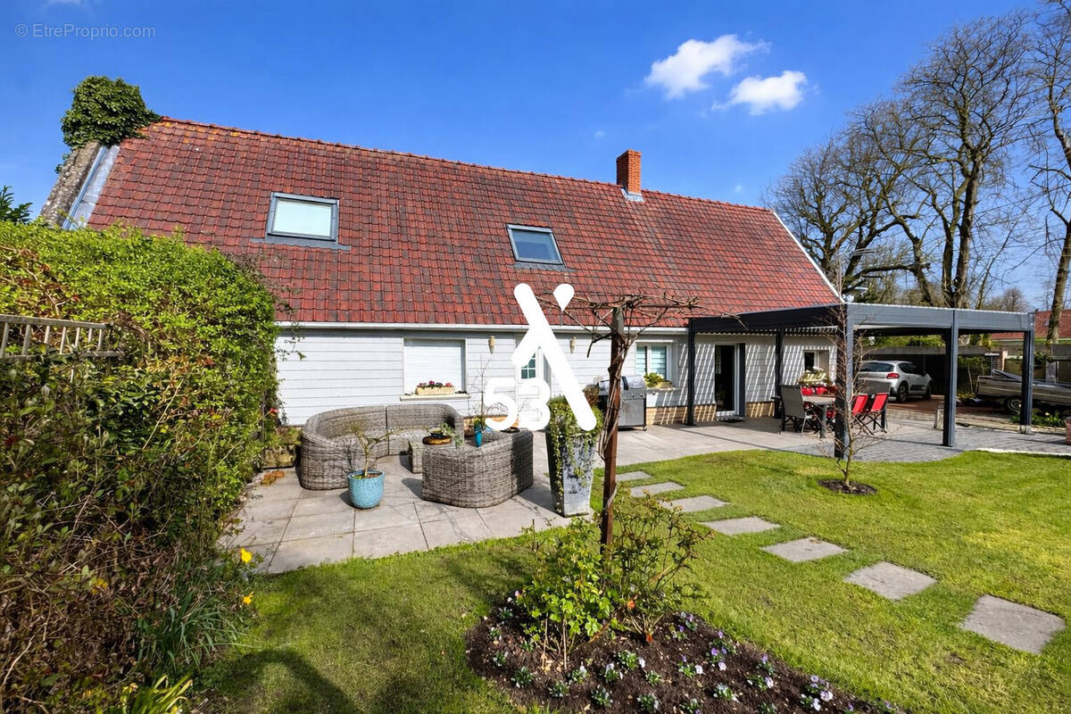 Maison à EPERLECQUES