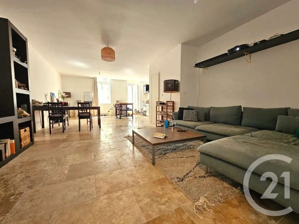 Appartement à MARSEILLE-7E