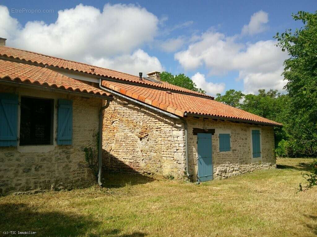 Maison à LEZAY