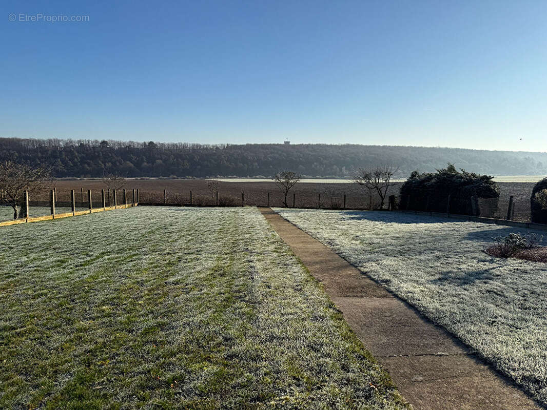 Maison à SAINT-REMY-SUR-AVRE