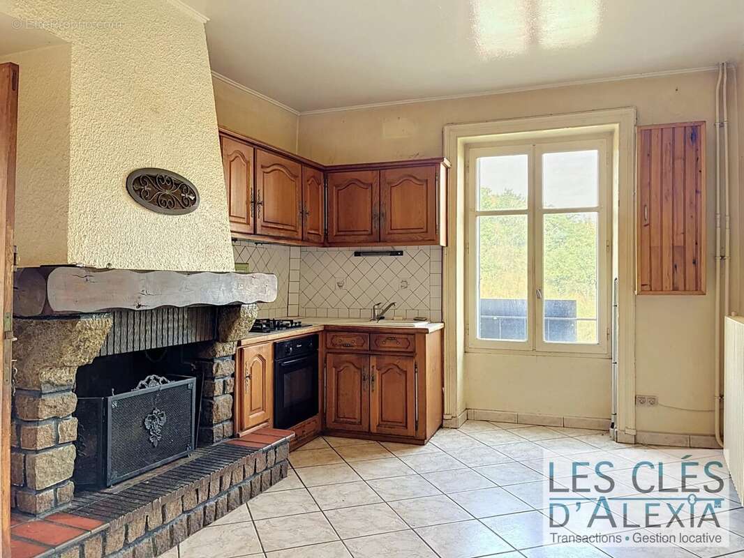 Maison de village-Trois Chambres-Garage-Terrasse - photo 2