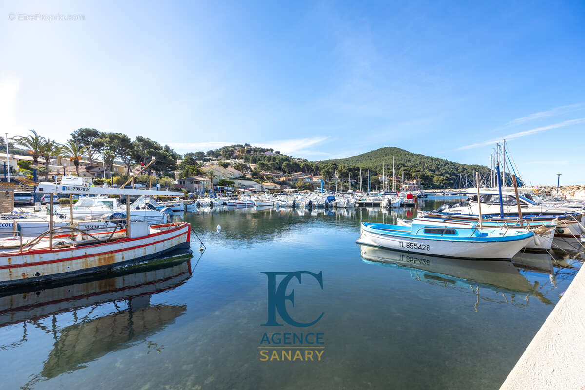 Appartement à SAINT-CYR-SUR-MER