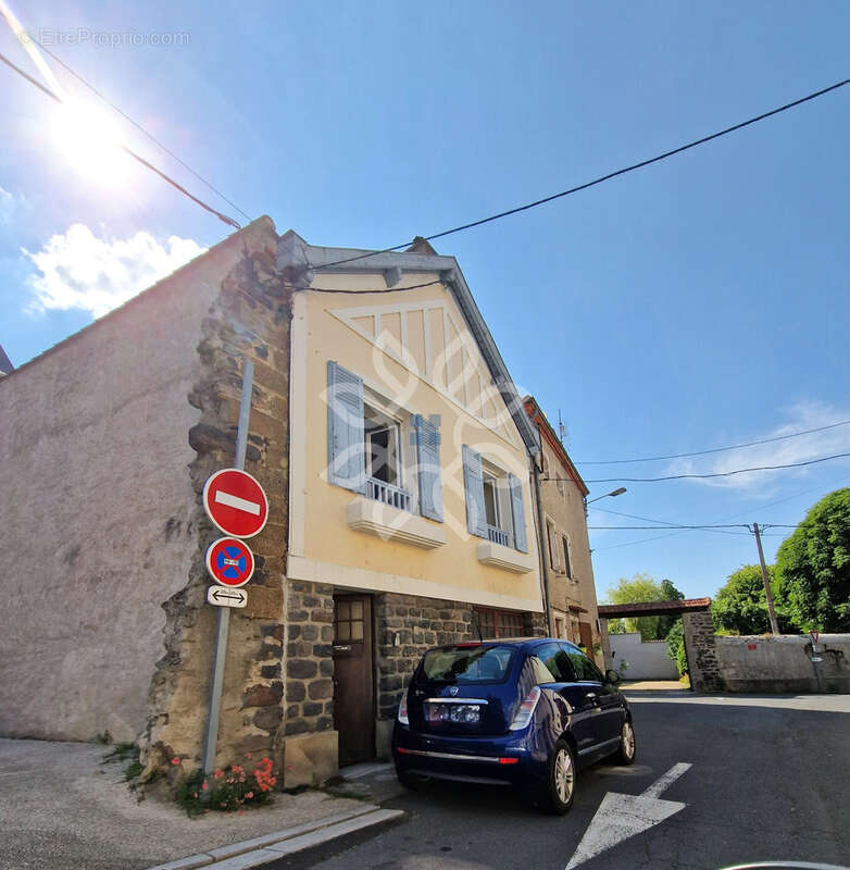 Maison à SAINT-GEORGES-D'AURAC