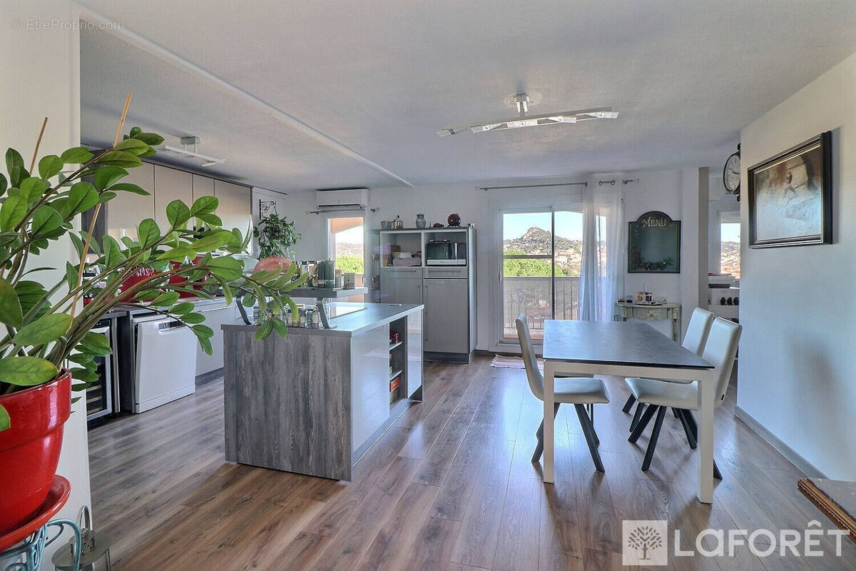 Appartement à HYERES