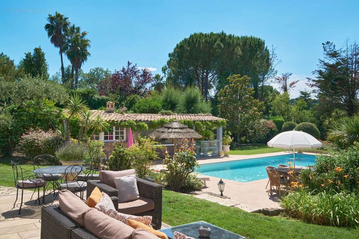 Propriété provençale d'exception dans un domaine fermé - photo 3