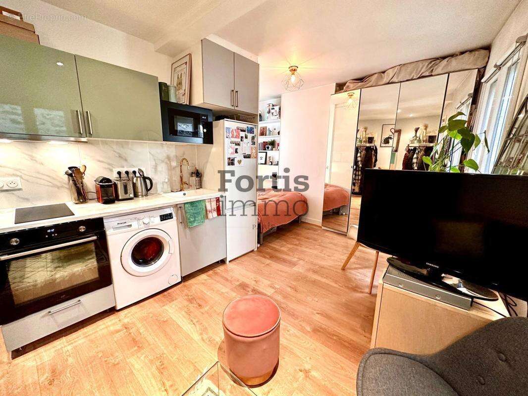 Appartement à PARIS-18E
